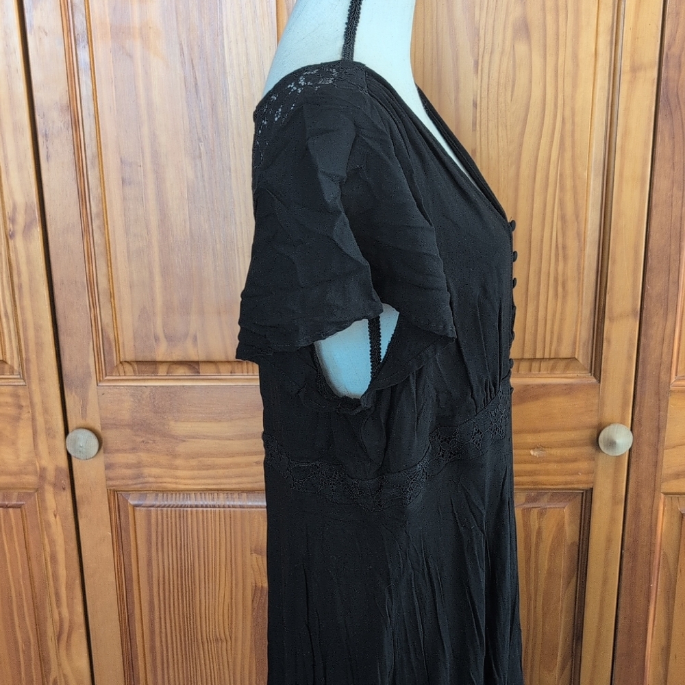 Torrid Elegant Black Maxi Dress with Lace & V-Neck 2                 C482 - Picture 5 of 10